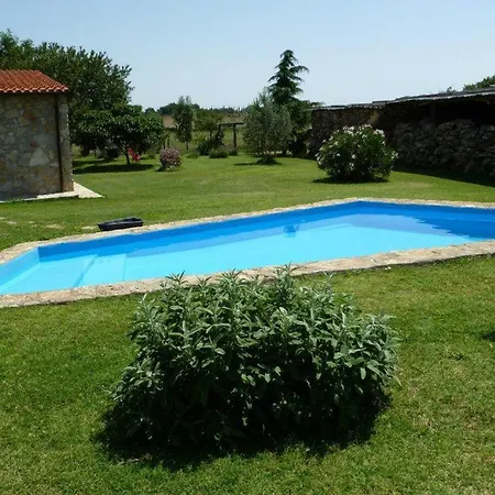 Villa Sleeps 9 Pool Wifi